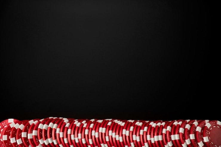 Dealer live casino slotmania89 menyiapkan meja blackjack dalam siaran streaming dengan kualitas tinggi