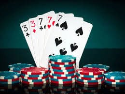 Pengguna slotmania89 melakukan login dengan aman menggunakan perangkat mobile mereka